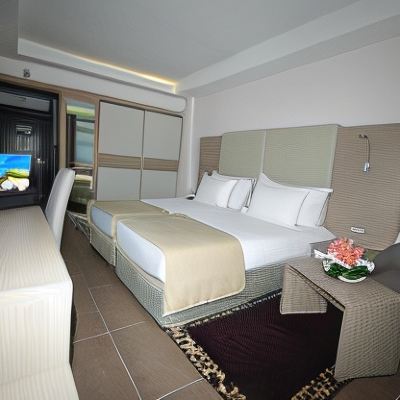 Twin Room with Pool View