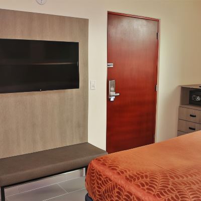 1 King Bed, Non-Smoking, City View, Microwave and Refrigerator, Wi-Fi