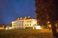 Pakruojis Manor's Palace Boutique Hotel Hotele w: 