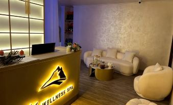 Eighty Eight Deluxe Hotel & Spa - Housity