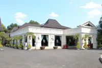 Adhiwangsa Hotel