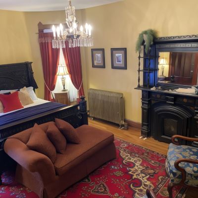 Vineyard Mansion-Benjamin Room