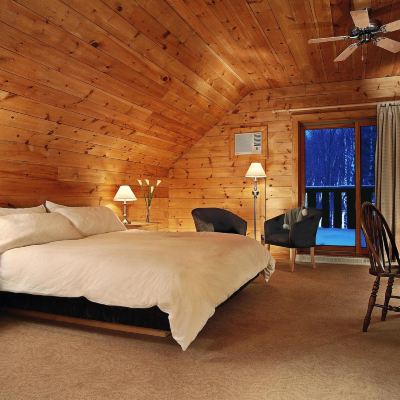 Queen Room Sacacomie Hôtel et Spa Promo Code