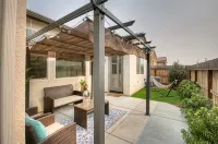 Clovis House, Sleeps 10, Hammock, Covered Patio, Game Table