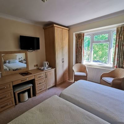 Standard Twin Room THE GROVE HOTEL Promo Code