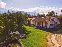 Apu Ecolodge Отели в г. 