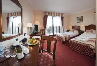 Hotel Żubrówka Spa & Wellness のホテル