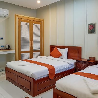 Deluxe Twin Room with Air Conditioning