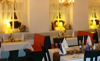 Hotel Burg-Muhle - Housity