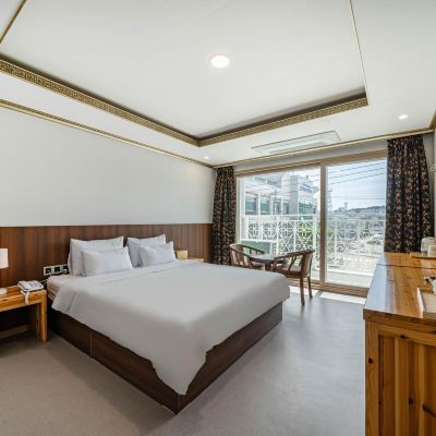 Deluxe Double, Hotel-Style Bedding) 통영하와이호텔 쿠폰