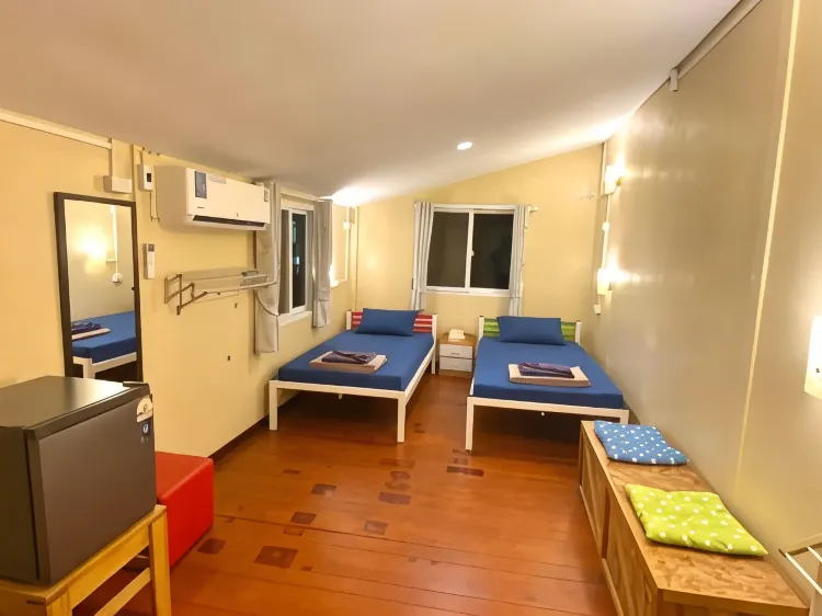 ห้องเตียงแฝด (ใช้ห้องน้ำส่วนกลาง)