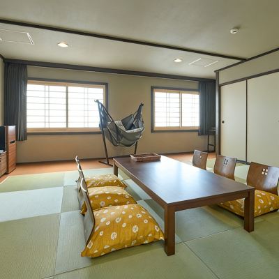 広い和風シャワールーム 43平方メートル ニセコアンヌプリ温泉 湯心亭 クーポン