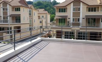Greenlane98 - Housity