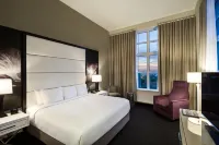 Tryp by Wyndham Savannah Downtown/Historic District Hotel a 