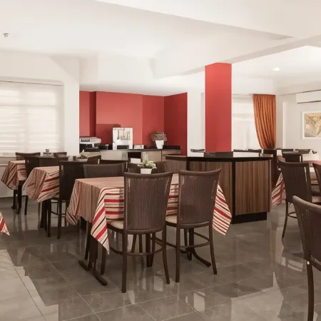 Hotel Dois H