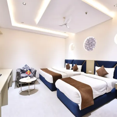 Click Hotel Narayana