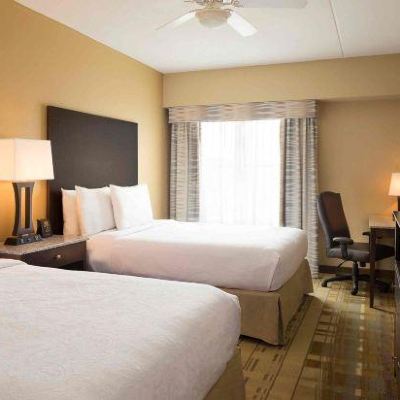 套房（2張大床，行動聽力無障礙，帶浴缸） Homewood Suites by Hilton Coralville - Iowa River Landing優惠