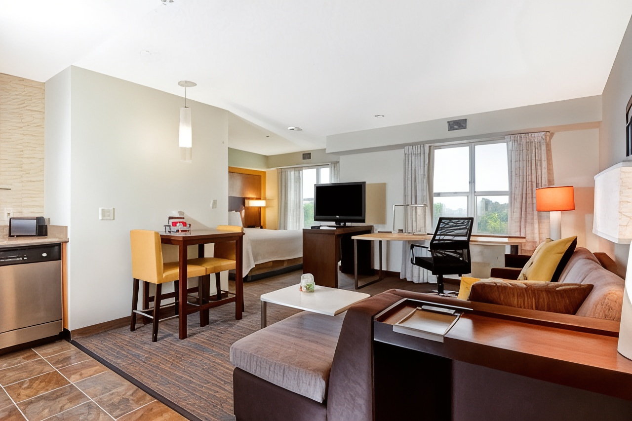 特大床一室房（带梳化床）