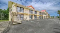 Wayfarer Motel Hotel di 