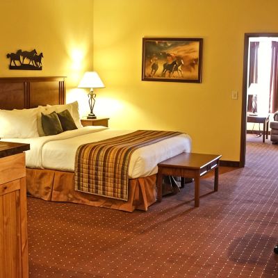 King Suite with Whirlpool Arbuckle Lodge Gillette Promo Code
