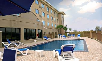 Holiday Inn Express & Suites Laredo-Event Center Area