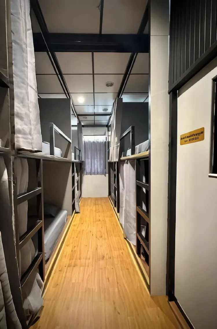 ห้องพักรวมชายหญิง