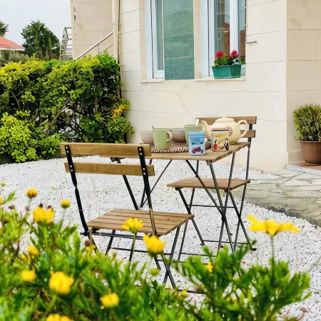 Casa Branca Cantabria: Spacious first floor with garden 500m from the beach | Wifi/Garaje