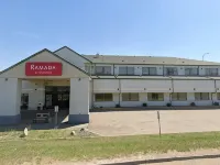 Ramada by Wyndham Nisku Edmonton Airport Hoteles en Nisku