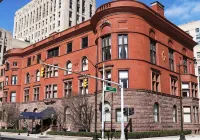 The Detroit Club Hotel a 