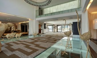 Best Western Plus Atrium Inn & Suites - Housity