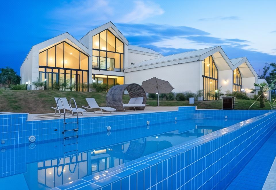 Gyeongju May Breeze Pool Villa - Housity