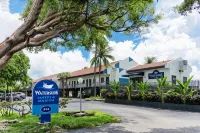 Waterside Suites and Marina