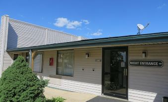 Wingate by Wyndham Canton-Hall of Fame - Housity