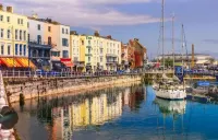 Pet Friendly, Top Floor Apt w/ Sea View, Sleeps 5