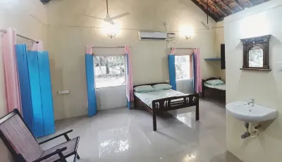 Little Yellow House • Insta: @little.yellow.house1943 Hotel a 