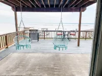 Fishing paradise!!! House on Livingston with private dock!