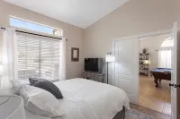 On HGTV Show House Hunters! Heated Pool! Family & Dog friendly, Prime location!