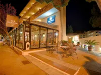 Bell Port Hotel Hotele w: Llevant