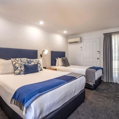 Executive Twin Room Town Square Motel Promo Code