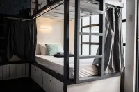Avisala Hostel Coron