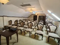 Hotel Carol