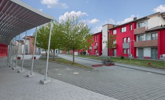 Hotel Maranello Village - Housity