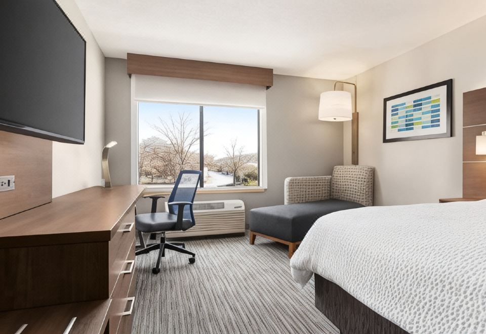 Holiday Inn Express Hotel & Suites Anniston/Oxford, an IHG Hotel - Housity