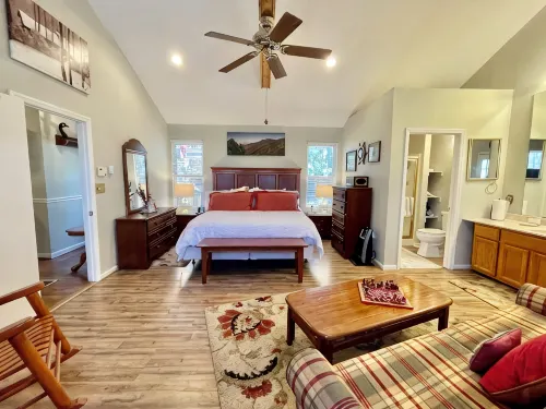 Cozy Mountain Cabin in Peaceful Setting /Near Hiking, Biking & Beech Mtn Resort
