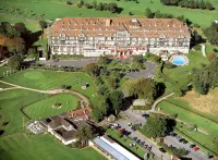 Hôtel Barrière L'Hôtel du Golf Deauville Hôtels à : 