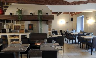 Hotel Restaurant la Calade - Housity