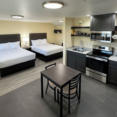 Superior Double Room, 2 Queen Beds, Kitchenette