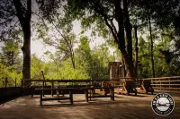 K m 6 River Lodge