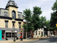Spacious Downtown Frederick, 3 BR, Full Kitchen Off Street Parking Hotéis em Frederick