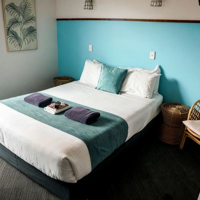 Private Queen Ensuite Room with Balcony Base Backpackers St Kilda Promo Code